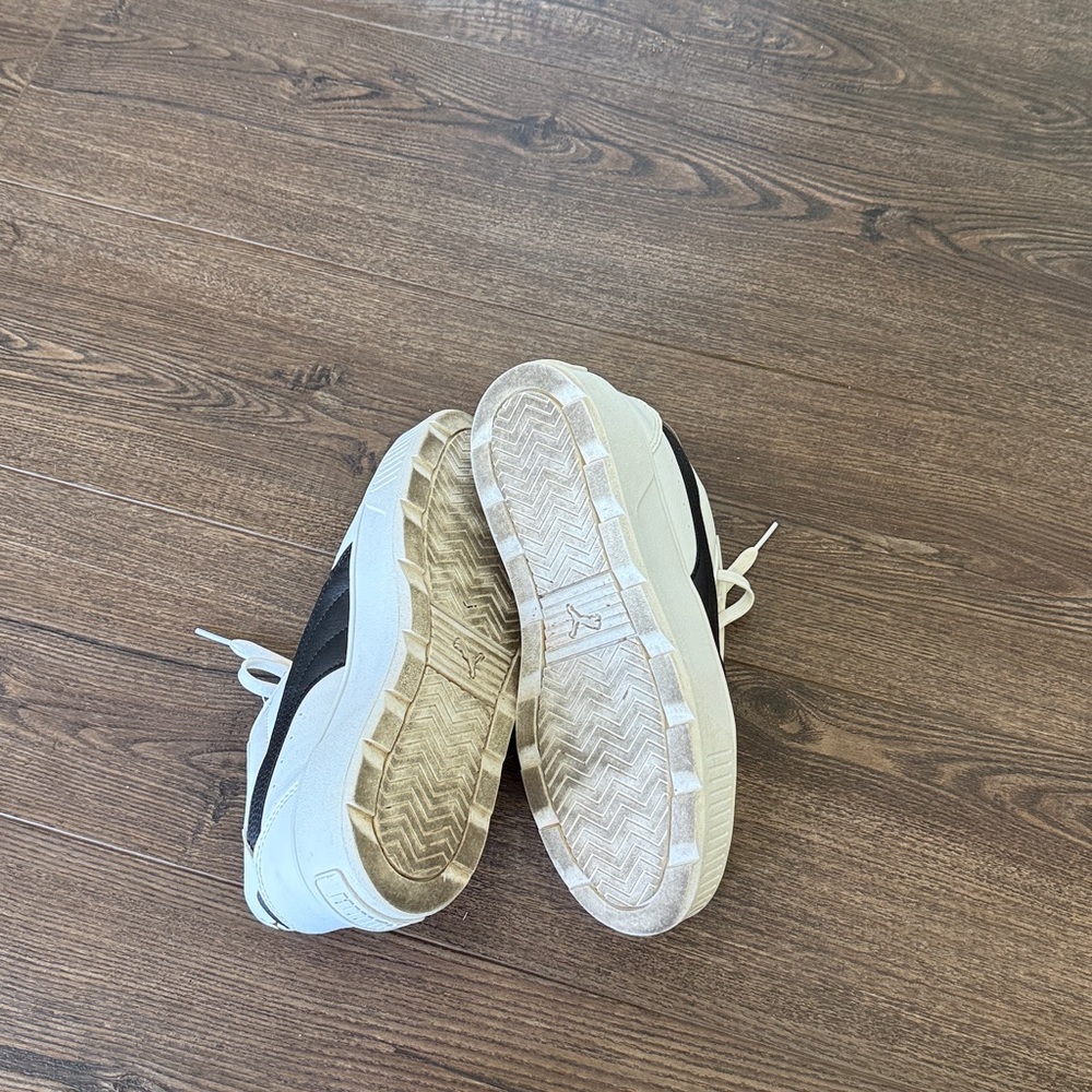 Puma White Platform Mayze Sneakers with Black Formstripe and Gold Logo 8.5 - Picture 8 of 9